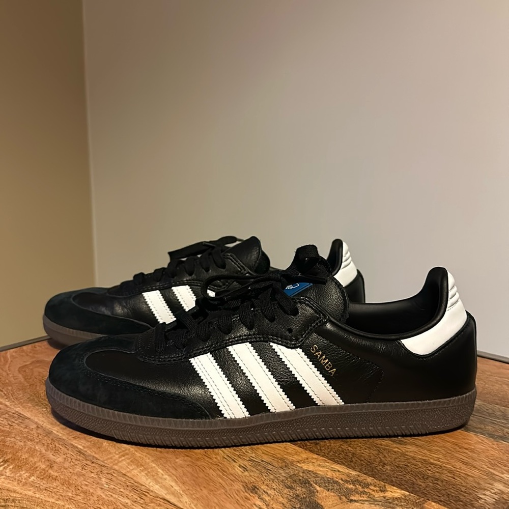 Like new Adidas Samba Sneakers